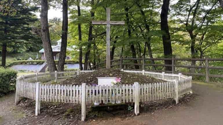 キリストの弟の墓　キリストの里公園　青森県の観光